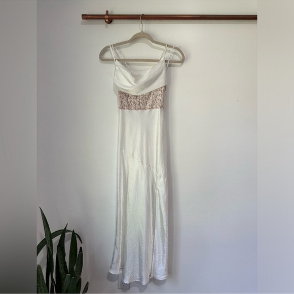 NWT Selfie Leslie Golden Era Cowl Neck Lace Waist Midi Dress - Picture 4 of 6